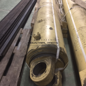 Luffing cylinder