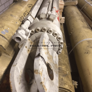 Luffing cylinder